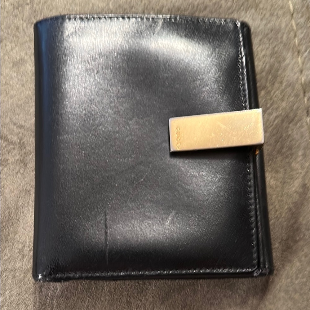 Gucci Black Leather Wallet with Gold Accent Unisex - Picture 10 of 10